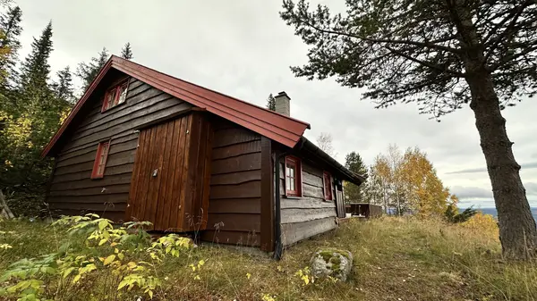 The cabin from outside in autumn colours
